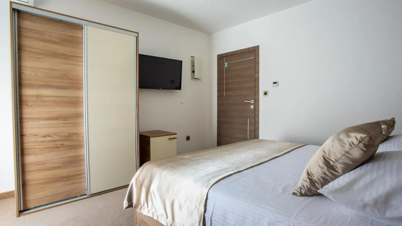 Rooms & Apartments Toni Stobrec Croatia