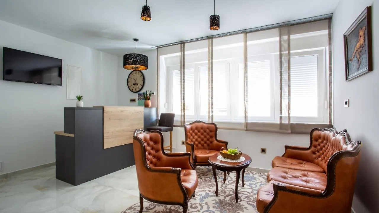 Rooms & Apartments Toni Stobrec 0*,  Croatia